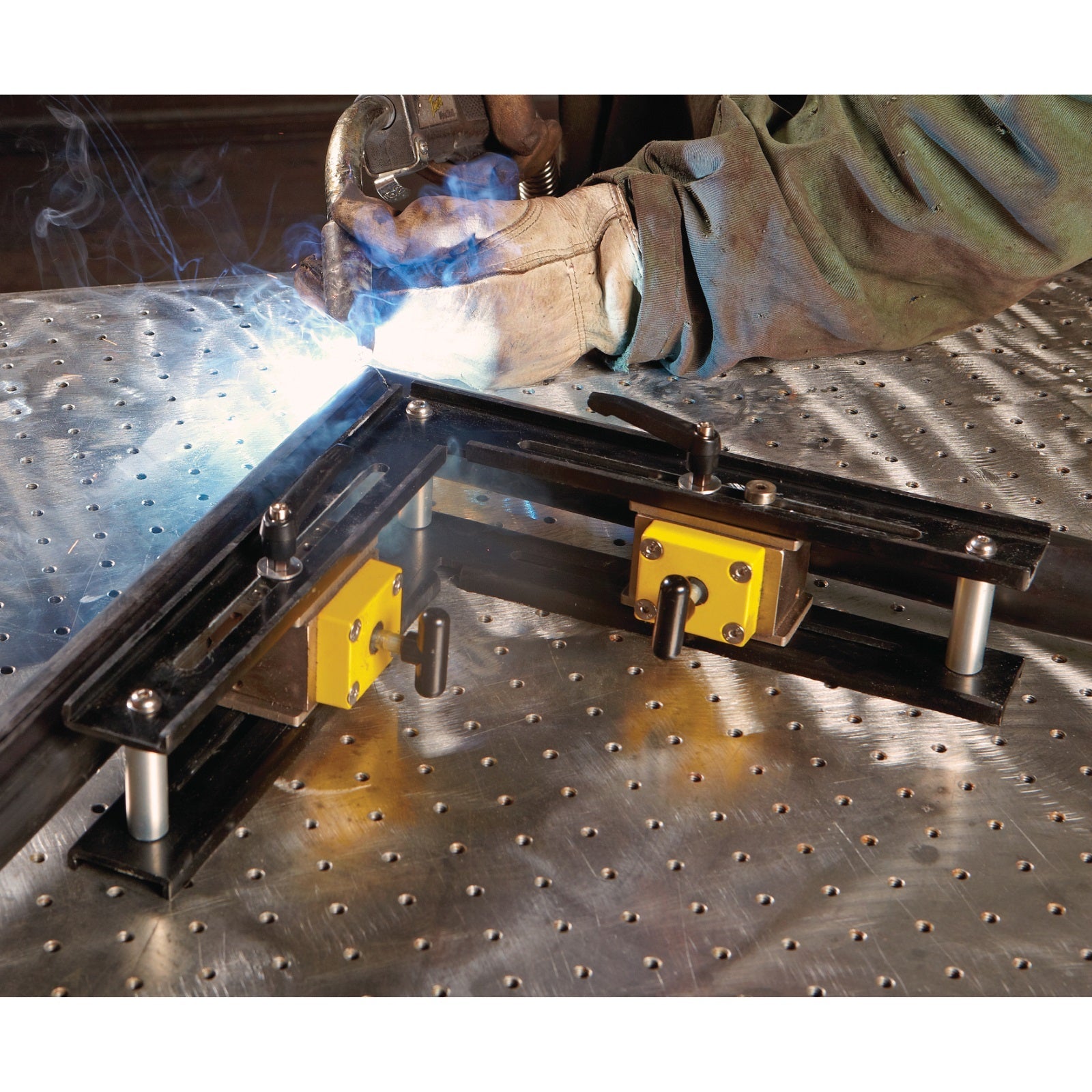 Tweco 400lb SMRA400 Magnetic Right-Angle Clamp (9255-1067)